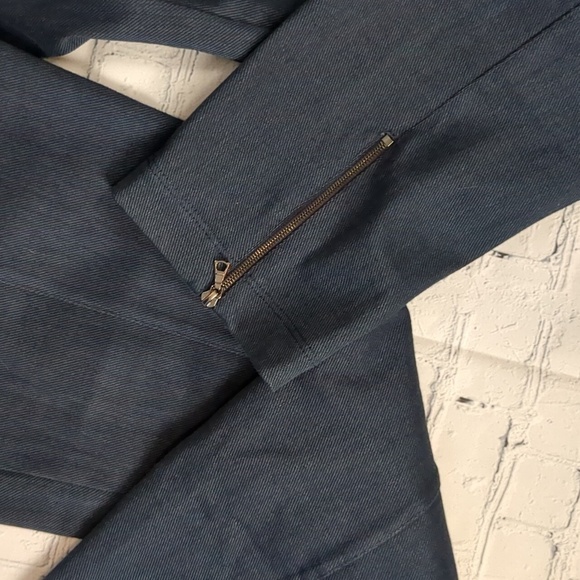 St. John maternity blue pants with ankle zippers size large - Picture 2 of 6